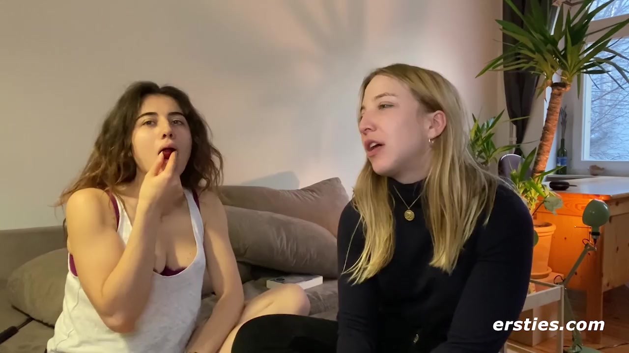 Ersties - Heißes, intimes Lesben-Date mit Muschilecken - Video de sexo gratis - RedTube