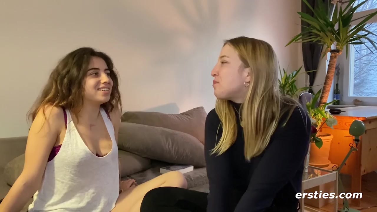 Ersties - Heißes, intimes Lesben-Date mit Muschilecken - Video de sexo gratis - RedTube