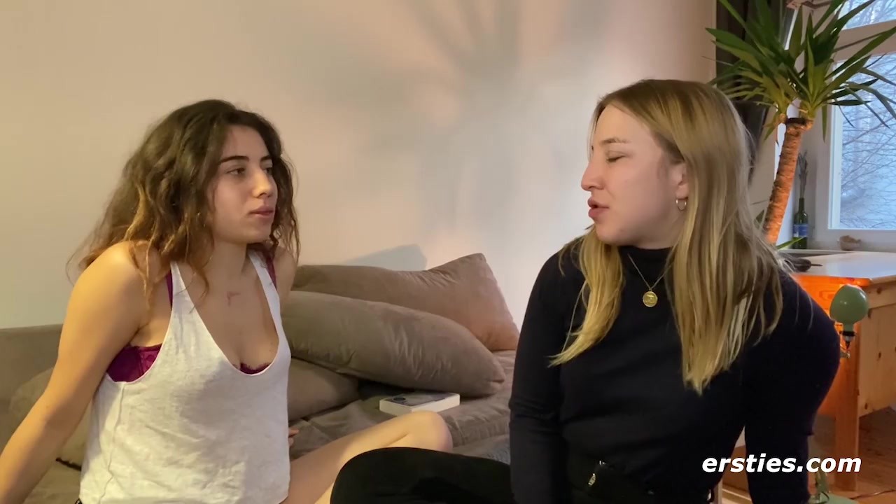 Ersties - Heißes, intimes Lesben-Date mit Muschilecken - Video de sexo gratis - RedTube
