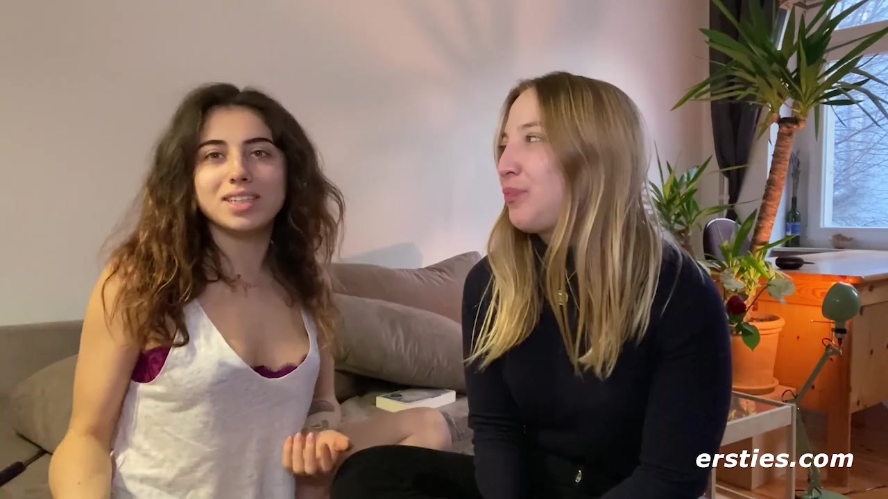 Ersties - Heißes, intimes Lesben-Date mit Muschilecken - Video de sexo gratis - RedTube