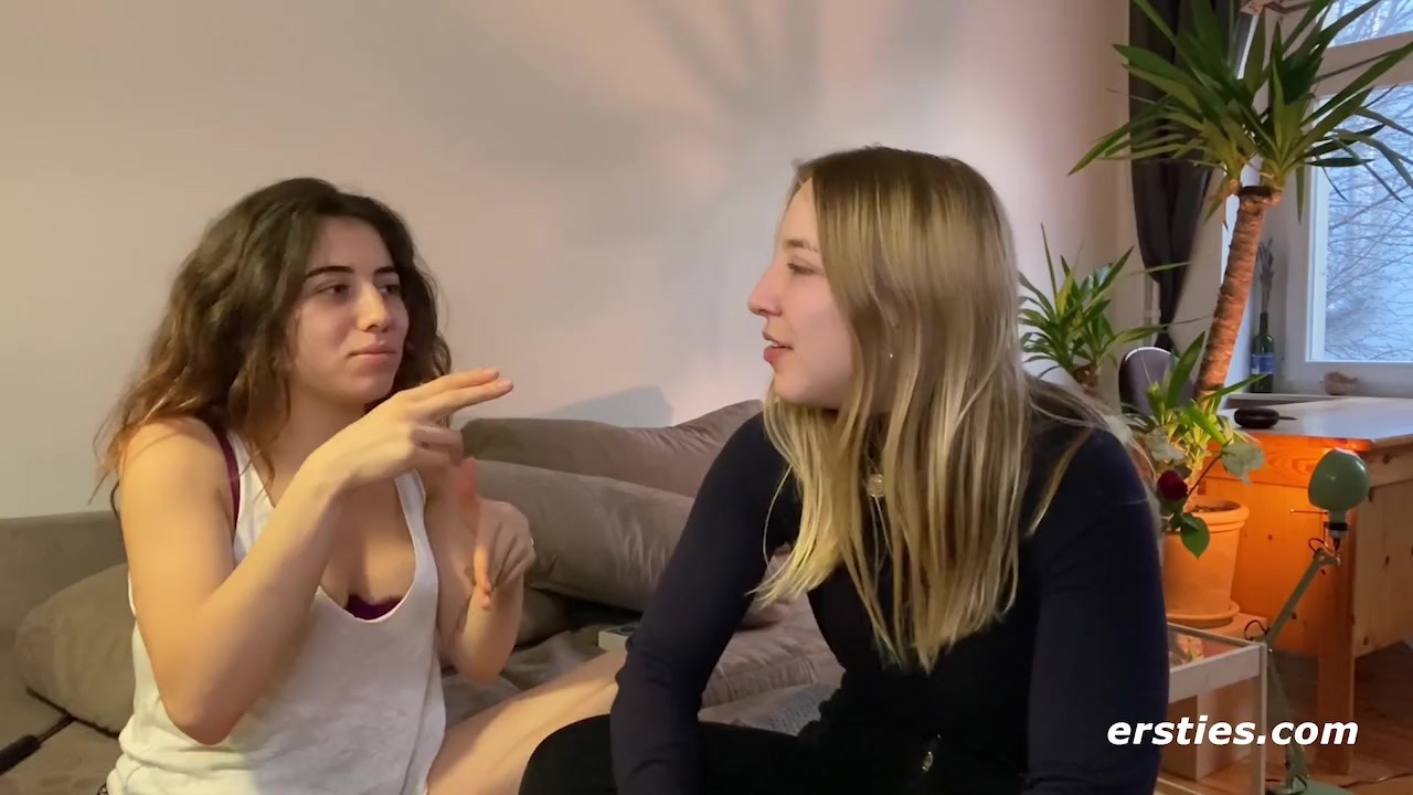 Ersties - Heißes, intimes Lesben-Date mit Muschilecken - Video de sexo gratis - RedTube