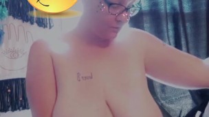 Sassy American stripping & dancing for daddy!
