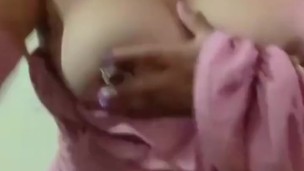 Provocó a mi novio y me termina chupando la vagina