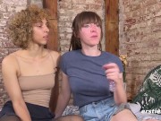 Ersties - Juli und Nicky F probieren verschiedene Spielzeuge aus, bis sie kommen 15/16