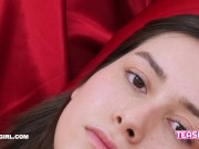 Beautiful Brunette Teen 16/16