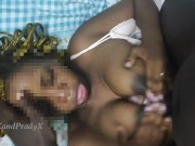 Ma pote memontre comment elle fait titjob et me fait jouir entre ses seins 6/16