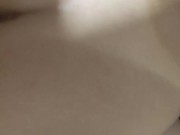 Pau enorme goza profusamente na minha bunda! 2/16