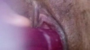 Me masturbo con un dildo