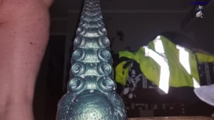 white kiwi bear gets Ika tentacle deep in ass closeup