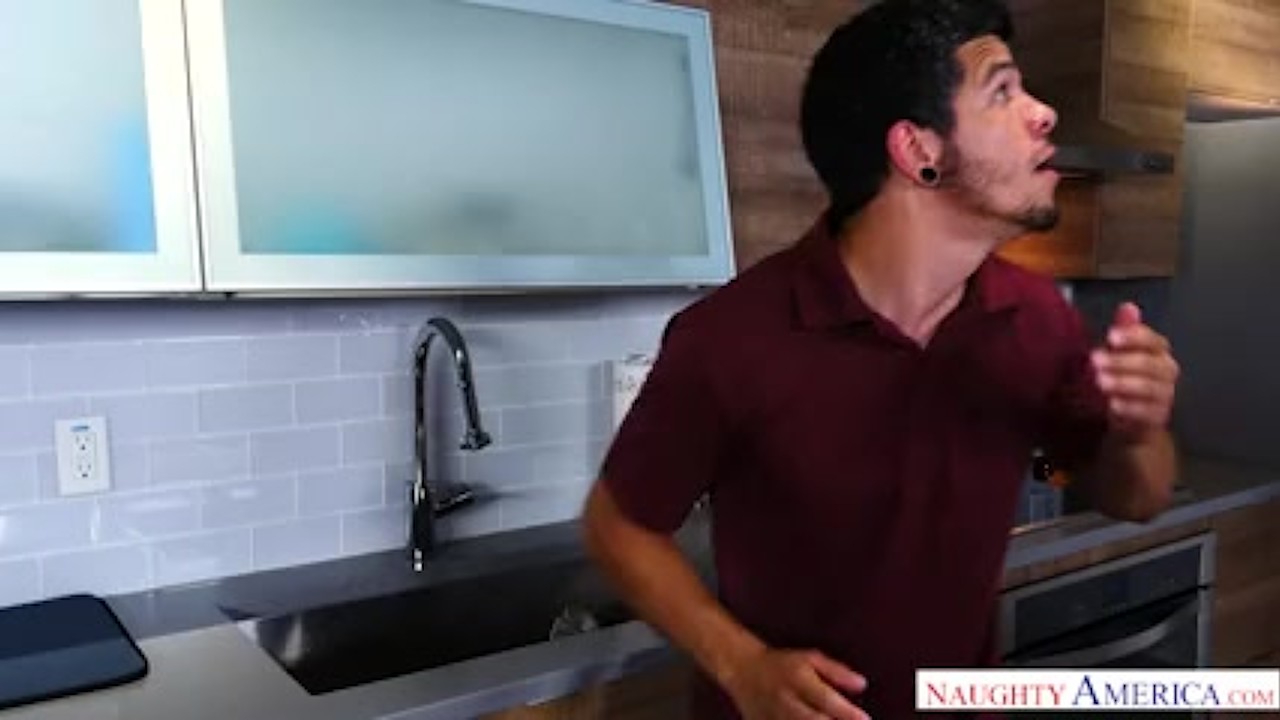Incredible Brunette Loves Having Fun With a Sex Beast - 無料セックスビデオ - RedTube