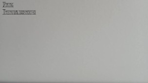 Sorpresa cuando llego a casa...los vecinos están follando muy alto! Me pajeo escuchándolos!