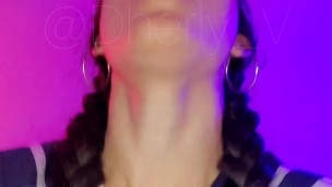 Colocando a gostosa para chupar meu pau!