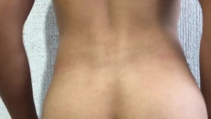 POV me agacho enfrente de ti