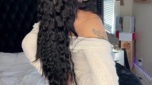 Cute 18 Year Old Latina Shakes her Booty