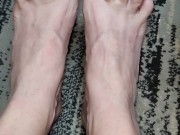 Wiggling & spreading my natural toes not wearing any polish 3/16