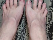 Wiggling & spreading my natural toes not wearing any polish 8/16