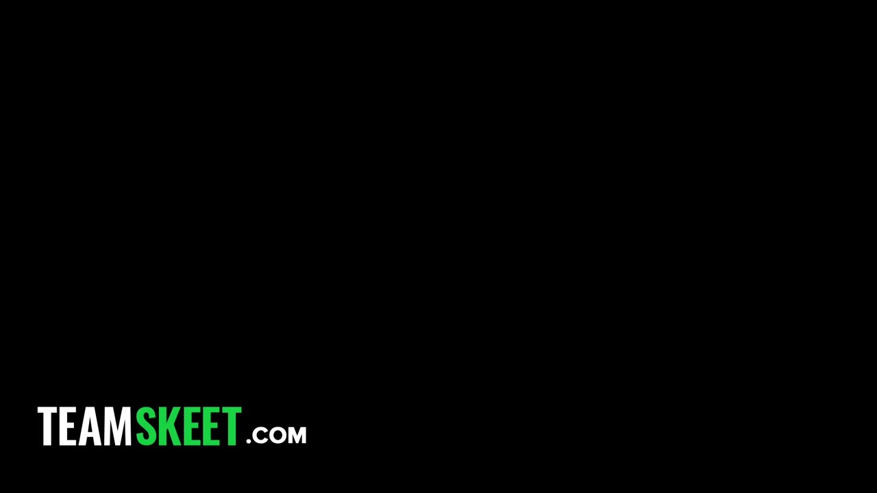 Nia Bleu Wants To Be The First Basketball Pornstar More Than Anything In The World! - Vídeo de sexo gratis - RedTube