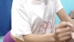 Mi hermanastro me ahoga con su gran polla, mira que tan mojado lo dejo