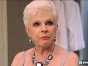 MILF Jewel Has Something To Show Us 12/16