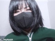 穿着中国校服的女孩被粗暴地玩弄身体，用振动器达到高潮并潮吹 15/16