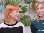 Ersties - Lesbische 5er-Orgie beim Dare Ring Game 7/16