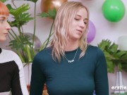 Ersties - Lesbische 5er-Orgie beim Dare Ring Game 9/16