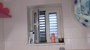 Faccio le pulizie di casa nudo parte 2 (ita) napoletano