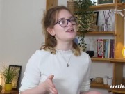 Ersties - Die süße Luna T verwöhnt ihre rosa Pussy 10/16