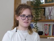 Ersties - Die süße Luna T verwöhnt ihre rosa Pussy 12/16