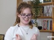 Ersties - Die süße Luna T verwöhnt ihre rosa Pussy 16/16