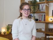 Ersties - Die süße Luna T verwöhnt ihre rosa Pussy 2/16