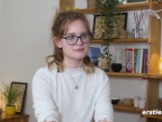 Ersties - Die süße Luna T verwöhnt ihre rosa Pussy 6/16