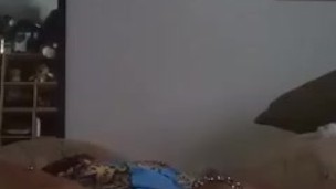 Sola y caliente morena