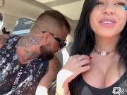 Me masturbei e fiz um delicioso squirt no estacionamento do mercado 16/16