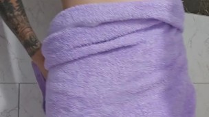 En el Baño en toalla