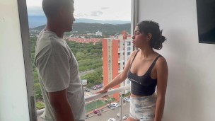 hermanastra me pide que la consuele con mi enorme pene,mientras esta triste por que su novio la dejo