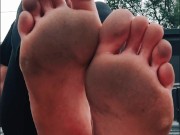 Get to know Tiffani and her big size 11 feet 9/16