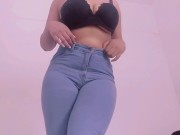 احح حط زبو على ترمتي ف تران دخل هايجة جبتو 💦 - Screenshot 3 of 16 - Lesbian Sex