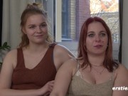 Ersties - Mit Vibrator verwöhnt Emma F. die Klitoris von Annabelle 7/16