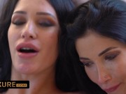 Sexy threesome with Clea Gaultier and Lola Bellucci 14/16