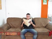 Doctor folla con su enfermera porque la encuentra desnuda en recepción 2/16