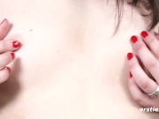 Ersties - Ina aus Wien massiert ihre rasierte Pussy 6/16