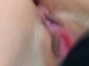 Heisse MILF mit kleinen TITTEN masturbiert bis sie kommt! Ihre MUSCHI ist cremig! + WICHS COUNTDOWN! 10/16