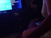 Quería jugar play y con la verga de mi cuñado, al final terminó llenandome de leche 🥺😏😈 2/16