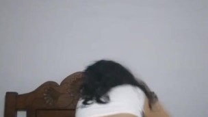 Quiero que me pongas así en cuatro y me folles dándome nalgadas eso me pone muy cachonda