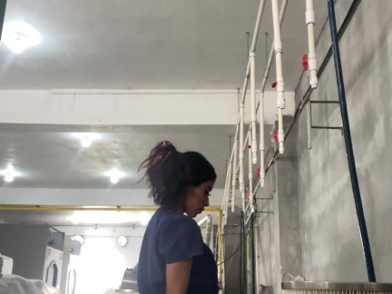 Sexo Arriesgado en el Trabajo , todo por un aumento $