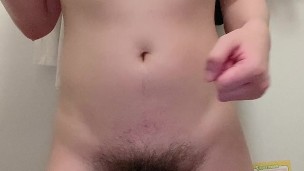 新しい奴隷ができました。ストレート、既婚、26歳。まだ何も感じていませんが、腰を振って男を誘惑する方法を教えました。