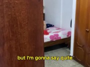 Mi padrastro entro a mi cuarto y me consigue masturbandome por el culo y le gusta ver como me metos 1/16