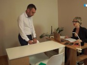 Голодная милфа начальница пожалела своего подчиненного и позволила отлизать 3/16