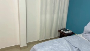 Mi timida hermanastra me pide que le enseñe a jugar y termino cogiendo bien rico con ella.